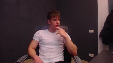 Snapshot of kellenwest chatting on 12-18-25, 11:16 KellenWest online show from 12-18-25, 11:16