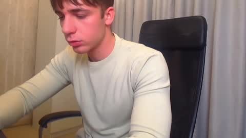 Snapshot of kellenwest chatting on 12-21-25, 05:14 KellenWest online show from 12-21-25, 05:14