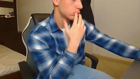 Snapshot of kellenwest chatting on 01-07-26, 05:10 KellenWest online show from 01-07-26, 05:10