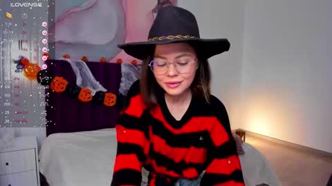 Kelly online show from 10-25-25, 01:02