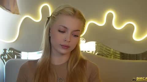 Kelly online show from 09-15-25, 05:07