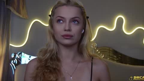 Kelly online show from 10-28-25, 05:55