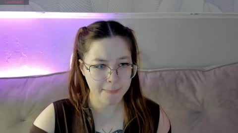 Snapshot of kelly_salazar chatting on 05-10-26, 11:54 Kelly Mon-Day 12AM-5PM Tue-12AM-5PM Wed-DAY OFF Thu-12AM-5PM Fri-12AM-5PM Sat-12AM-5PM Sun-DAY OFF online show from 05-10-26, 11:54