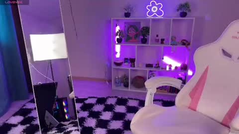 Kelly online show from 07-06-26, 03:03