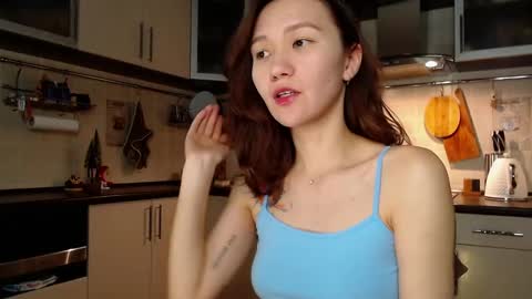 Snapshot of kelly_yon chatting on 01-17-25, 09:50 Kelly online show from 01-17-25, 09:50