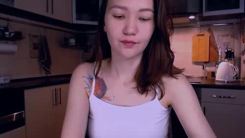 Snapshot of kelly_yon chatting on 12-01-25, 06:07 Kelly online show from 12-01-25, 06:07