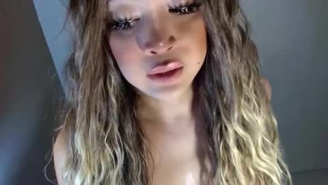 its me KELLY online show from 06-10-26, 12:04