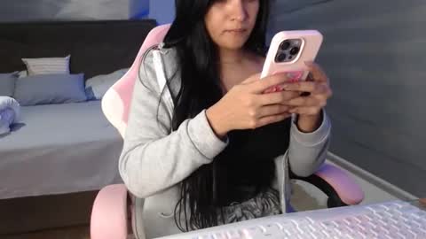 Snapshot of kellydirty6 chatting on 04-28-26, 11:37 Kelly online show from 04-28-26, 11:37
