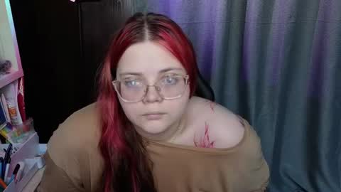 Snapshot of kellyfiery chatting on 06-14-26, 01:57 Kellyfiery online show from 06-14-26, 01:57