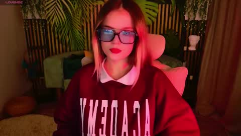 Kelly online show from 12-01-25, 06:24