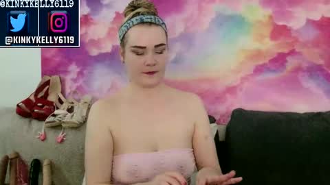 Snapshot of kellylynn76 chatting on 09-18-25, 02:02 kellylynn76 online show from 09-18-25, 02:02