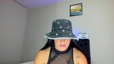 kellyMillian  online show from 10-18-25, 07:14