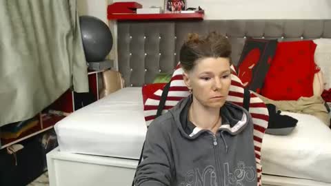 Snapshot of kellynumber chatting on 05-15-26, 10:50 kelly online show from 05-15-26, 10:50