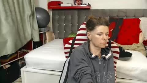 Snapshot of kellynumber chatting on 05-15-26, 11:01 kelly online show from 05-15-26, 11:01