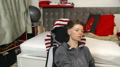 Snapshot of kellynumber chatting on 05-15-26, 11:56 kelly online show from 05-15-26, 11:56