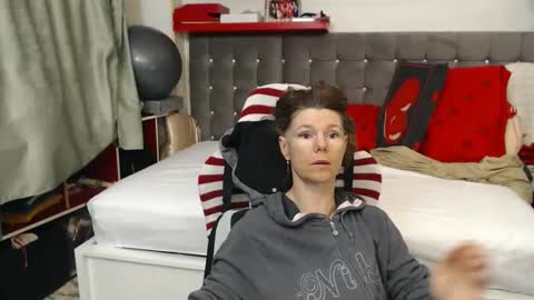 Snapshot of kellynumber chatting on 05-16-26, 12:07 kelly online show from 05-16-26, 12:07