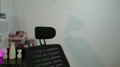 KELLY MCDOLEN online show from 05-10-26, 06:02
