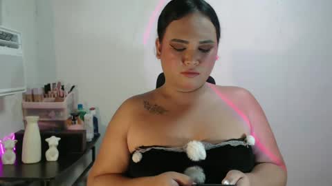 KELLY MCDOLEN online show from 05-23-26, 05:50