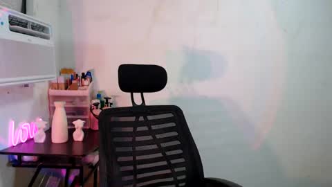 KELLY MCDOLEN online show from 07-25-26, 01:41