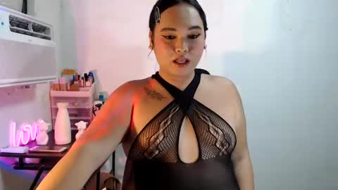 KELLY MCDOLEN online show from 07-26-26, 01:40