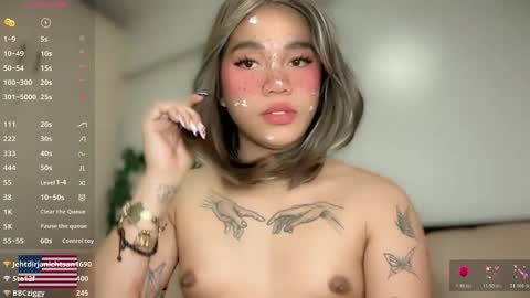 Kelly Smith online show from 04-07-26, 06:14