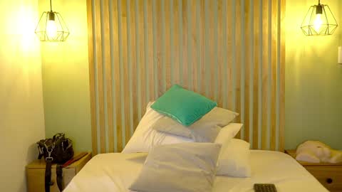 Kelly online show from 01-11-25, 03:09