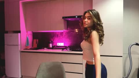 Luna online show from 04-16-26, 09:39