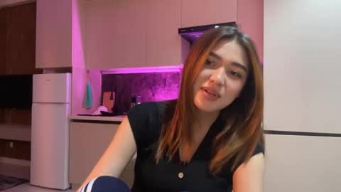 Luna online show from 04-19-26, 06:10