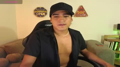 Snapshot of ken_blaker chatting on 06-01-26, 11:17 ken_blaker online show from 06-01-26, 11:17