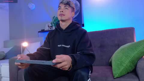   online show from 04-14-26, 09:15