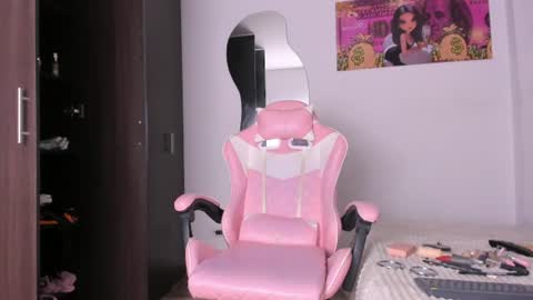 Snapshot of kendal_hot1 chatting on 06-14-26, 10:34 Aleja3 online show from 06-14-26, 10:34