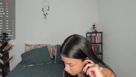 Snapshot of kendalgrey01 chatting on 12-23-24, 03:01 Kendal online show from 12-23-24, 03:01