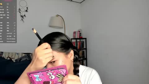 Snapshot of kendalgrey01 chatting on 02-15-25, 02:44 Kendal online show from 02-15-25, 02:44