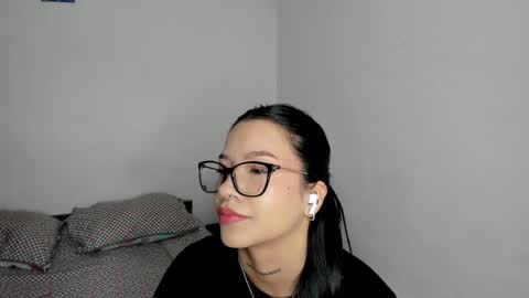 Snapshot of kendalgrey01 chatting on 09-10-25, 03:34 Kendal online show from 09-10-25, 03:34