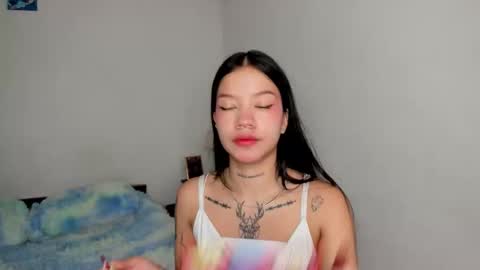 Snapshot of kendalgrey01 chatting on 10-31-25, 02:40 Kendal online show from 10-31-25, 02:40