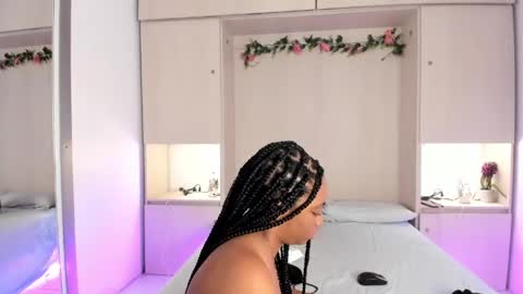Snapshot of kendallrosse1 chatting on 04-24-26, 04:37 Kendal online show from 04-24-26, 04:37