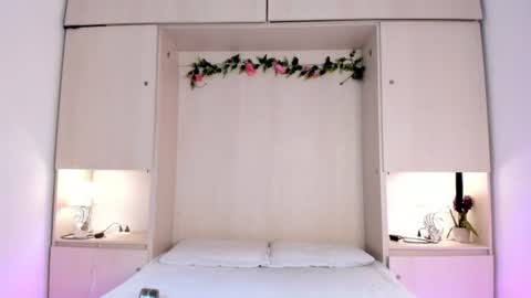 Snapshot of kendallrosse1 chatting on 07-18-26, 12:09 Kendal online show from 07-18-26, 12:09