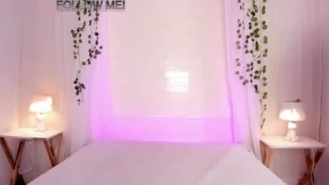 Snapshot of kendallrosse1 chatting on 07-19-26, 12:42 Kendal online show from 07-19-26, 12:42