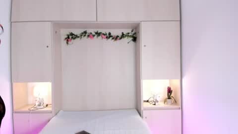 Snapshot of kendallrosse1 chatting on 07-23-26, 01:09 Kendal online show from 07-23-26, 01:09