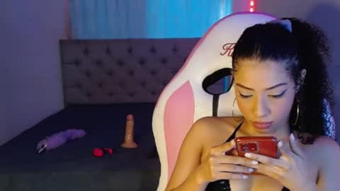 Snapshot of kendallrush2 chatting on 12-10-24, 05:44 Kendall Rush online show from 12-10-24, 05:44