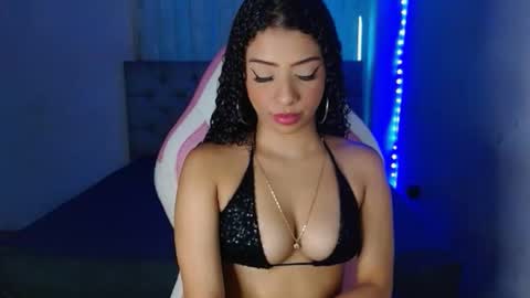 Snapshot of kendallrush2 chatting on 01-31-25, 03:33 Kendall Rush online show from 01-31-25, 03:33