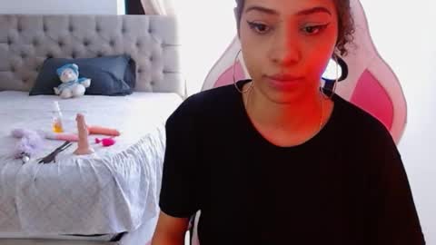 Snapshot of kendallrush2 chatting on 02-17-25, 12:48 Kendall Rush online show from 02-17-25, 12:48