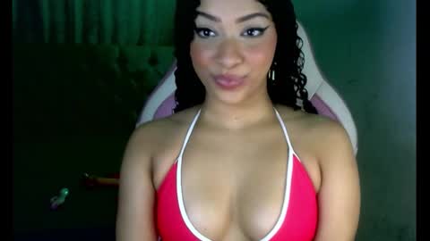 Snapshot of kendallrush2 chatting on 09-23-25, 06:27 Kendall Rush online show from 09-23-25, 06:27