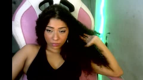 Snapshot of kendallrush2 chatting on 09-28-25, 07:47 Kendall Rush online show from 09-28-25, 07:47