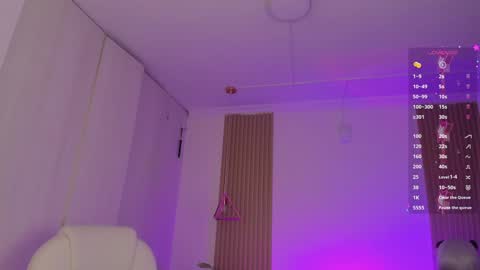 Kendall  online show from 10-23-25, 08:29