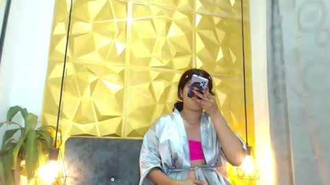 Snapshot of kendra_diaz chatting on 01-31-25, 11:35 K E N D R A online show from 01-31-25, 11:35