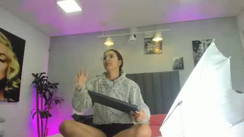 Kendra London online show from 06-15-26, 11:12