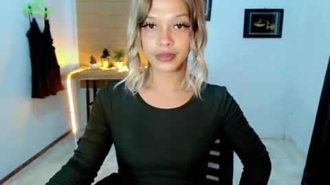 Snapshot of kendra_lunaxx chatting on 05-18-26, 09:48 kendra_lunaxx online show from 05-18-26, 09:48