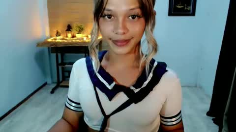Snapshot of kendra_lunaxx chatting on 05-25-26, 12:22 kendra_lunaxx online show from 05-25-26, 12:22