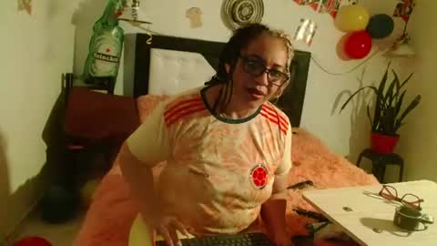 Snapshot of kendra_lust_69 chatting on 06-12-26, 04:11 kendra_lust_69 online show from 06-12-26, 04:11